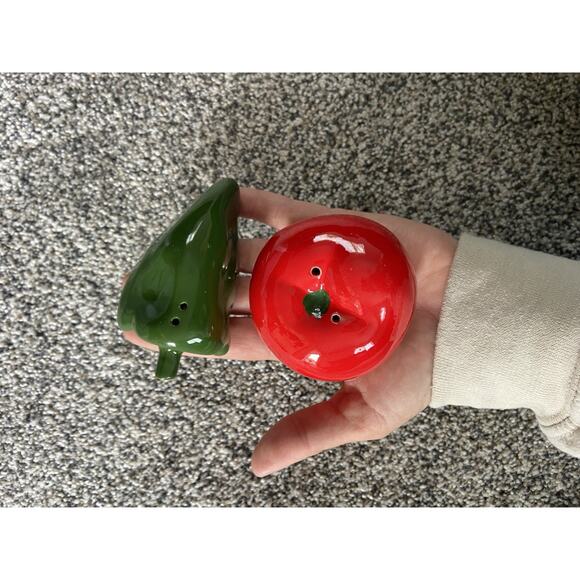 Tomato and Jalapeno Salt and Pepper Shakers New - Picture 3 of 3